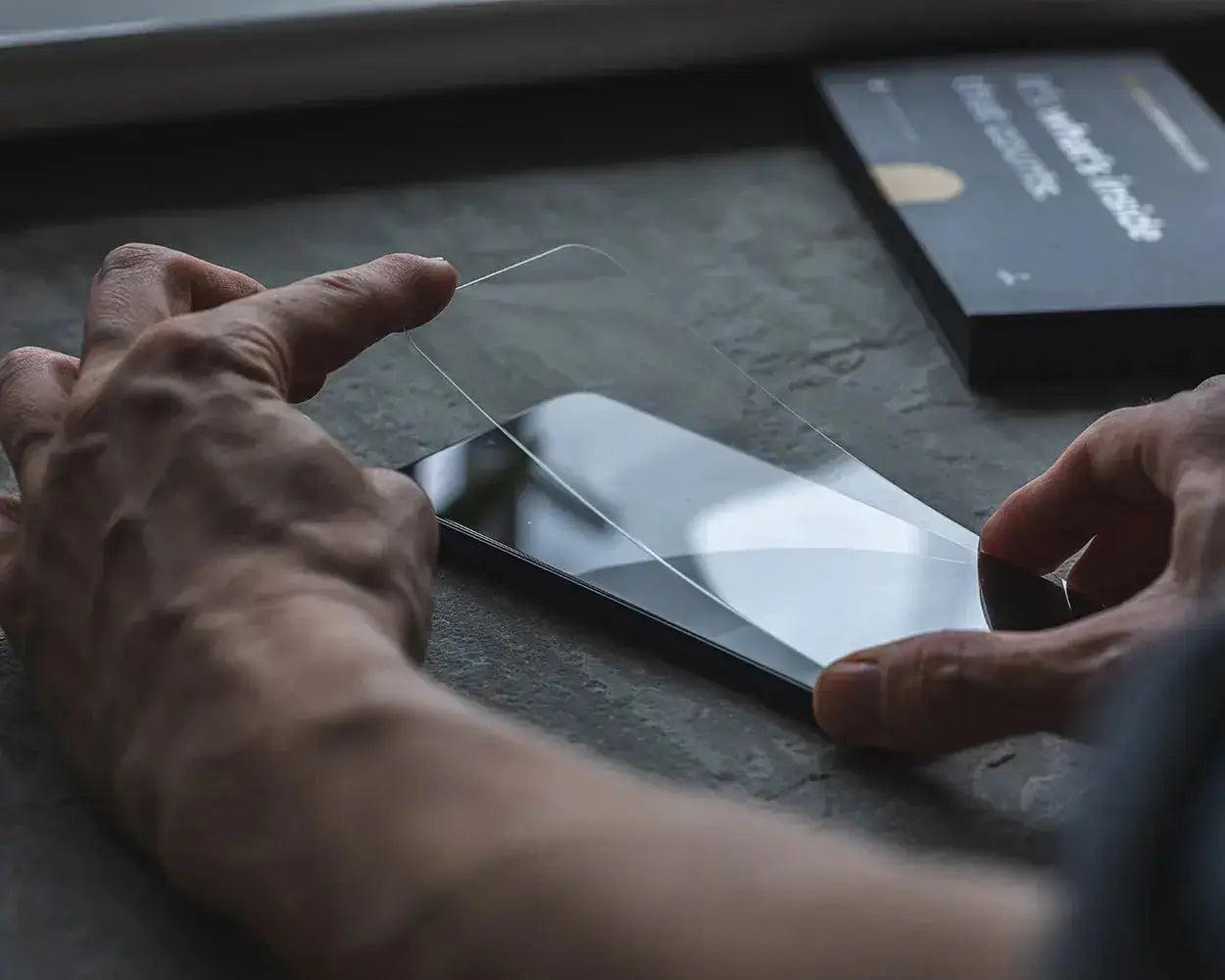 UltraVision AR Pro: Elite Screen Protector for Apple iPhone 16 Pro Clear Lizard