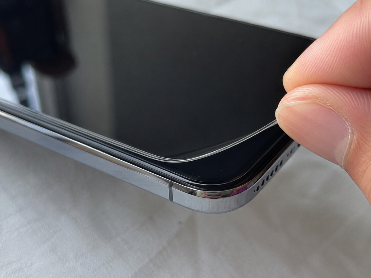 Why Does My Screen Protector Keep Lifting at the Edges?